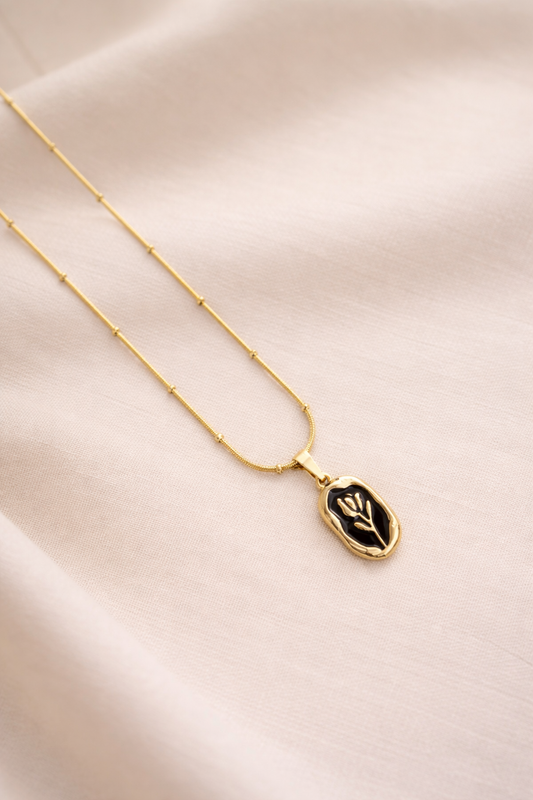 Vintage Black Floral Pendant Necklace – Anti Tarnish