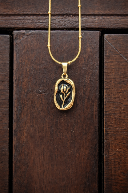 Vintage Black Floral Pendant Necklace – Anti Tarnish