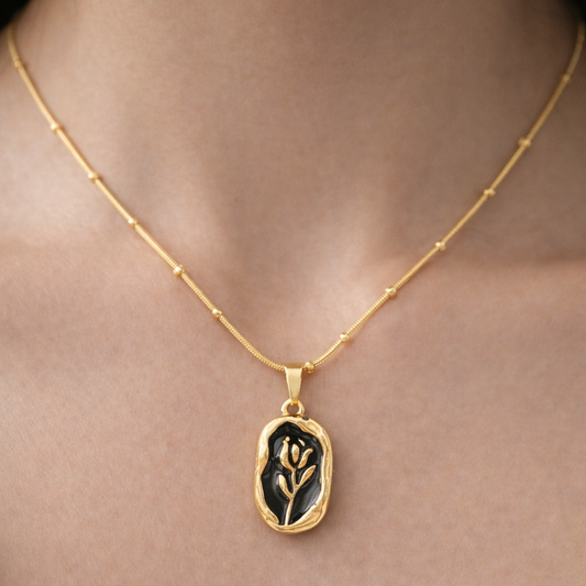 Vintage Black Floral Pendant Necklace – Anti Tarnish