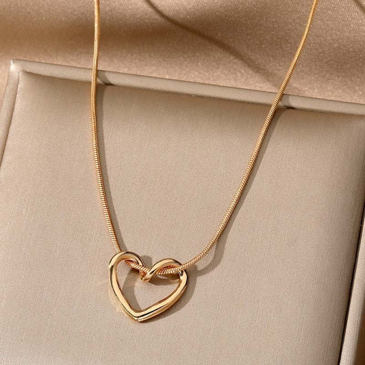 Korean Hollow Heart Necklace – Anti Tarnish