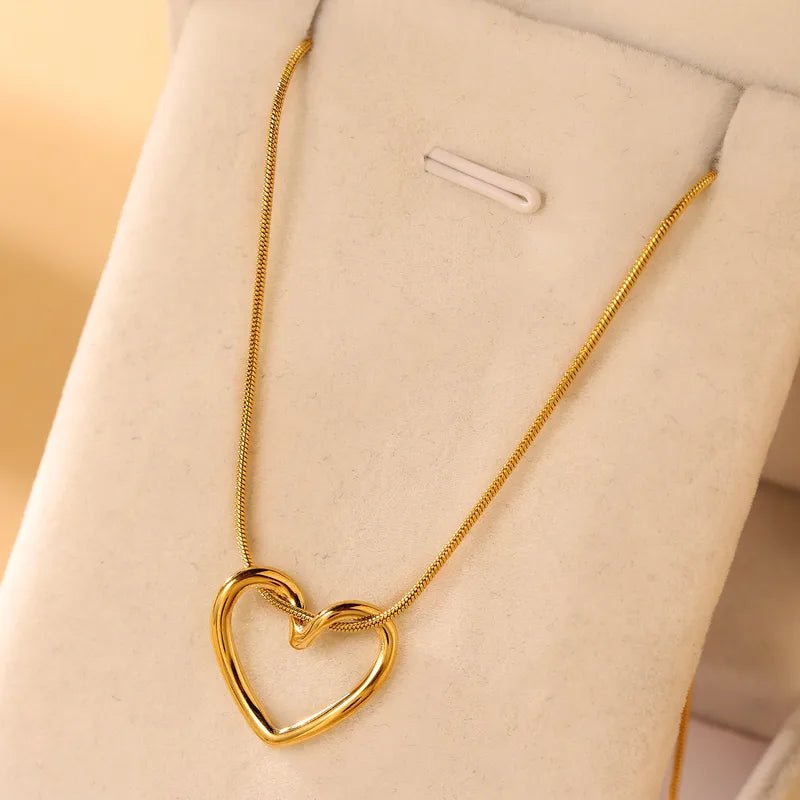 Twist Heart Pendant Necklace (Gold) - Luxique Collection