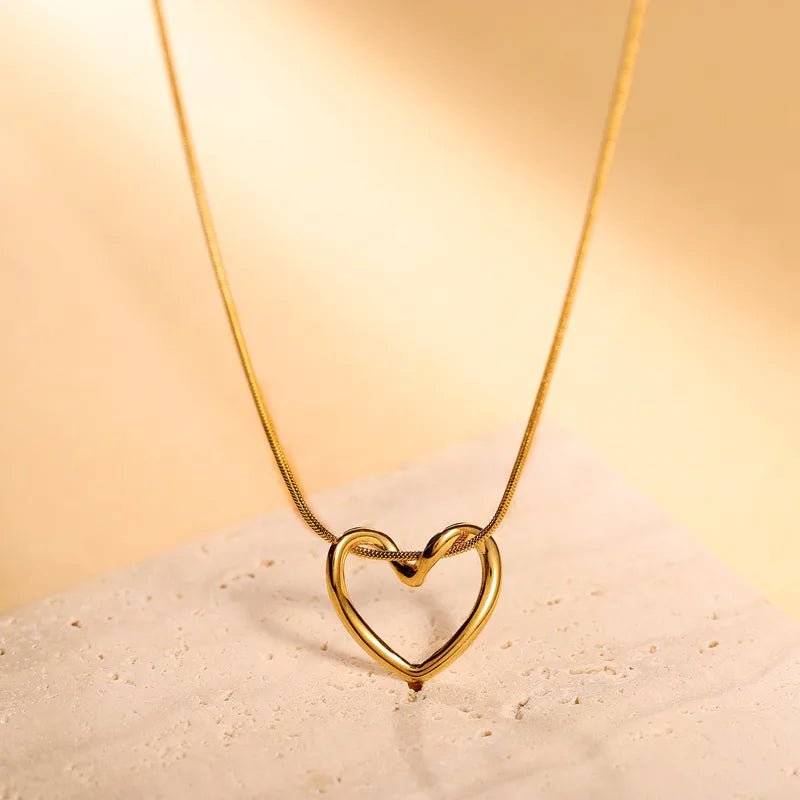 Twist Heart Pendant Necklace (Gold) - Luxique Collection