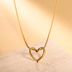 Twist Heart Pendant Necklace (Gold) - Luxique Collection