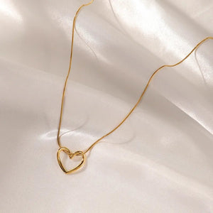 Twist Heart Pendant Necklace (Gold) - Luxique Collection